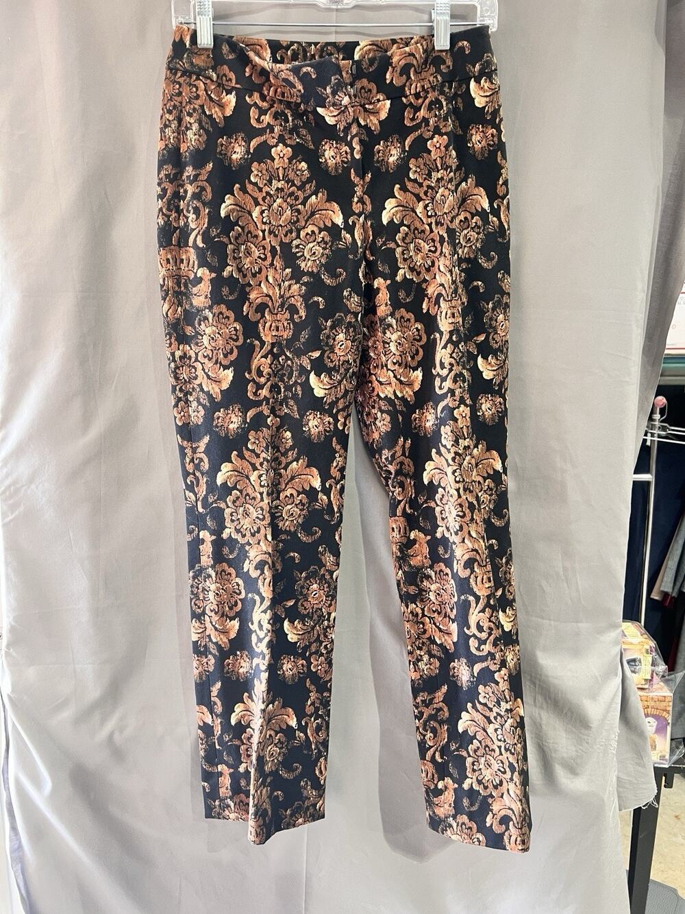 black and gold metallic jacquard trousers By Carlisle Size 0 TG2241